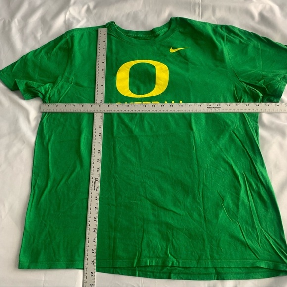 (2) Nike Oregon Ducks Basketball PE Athletic Cut Fit T Shirts XXL Green Boxy Fit - Picture 11 of 13